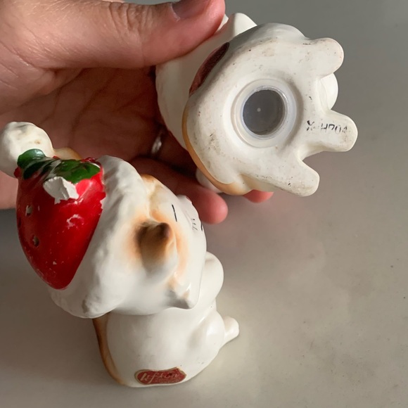 Vintage salt and pepper shakers (set of 2) - Picture 6 of 7